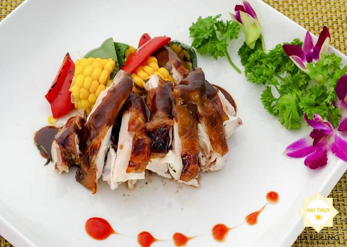 Thỏ Nấu Vang Đỏ - Bánh Mì