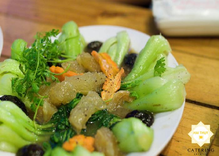 Gân nai tiềm bắp non