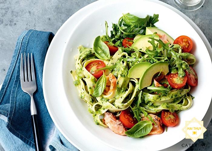 Salad caesar cá hồi