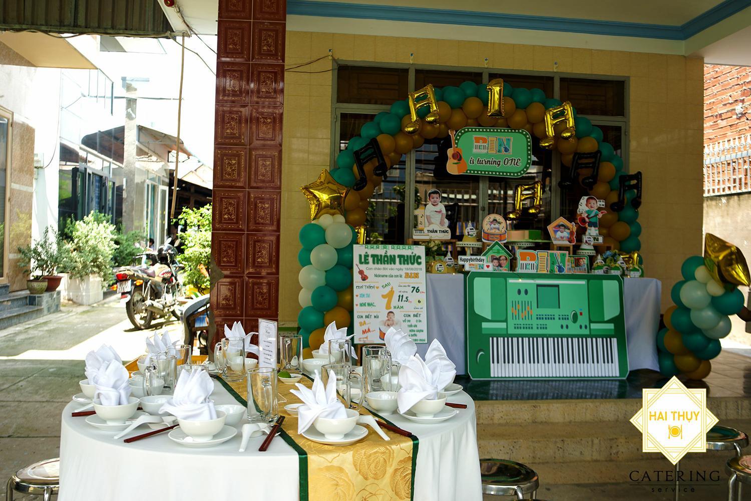 Không gian của buổi tiệc vô cùng thoải mái