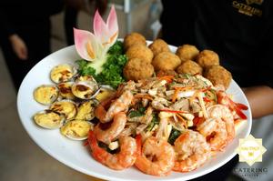 Set khai vị 3 món “Gỏi củ hủ dừa - Nghêu nướng phô mai - Trứng cút bách hoa”