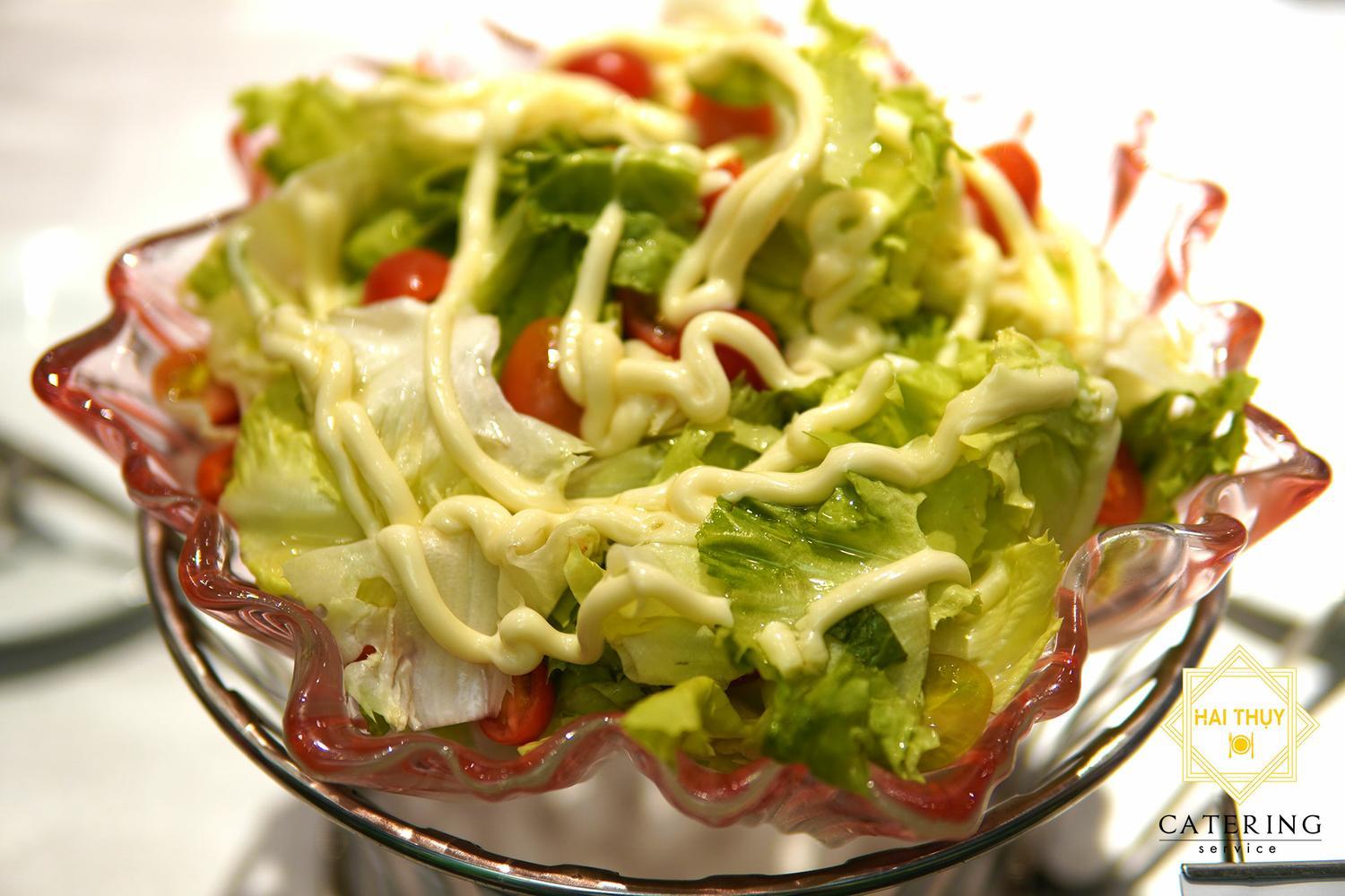 Món "Salad trộn dầu giấm"