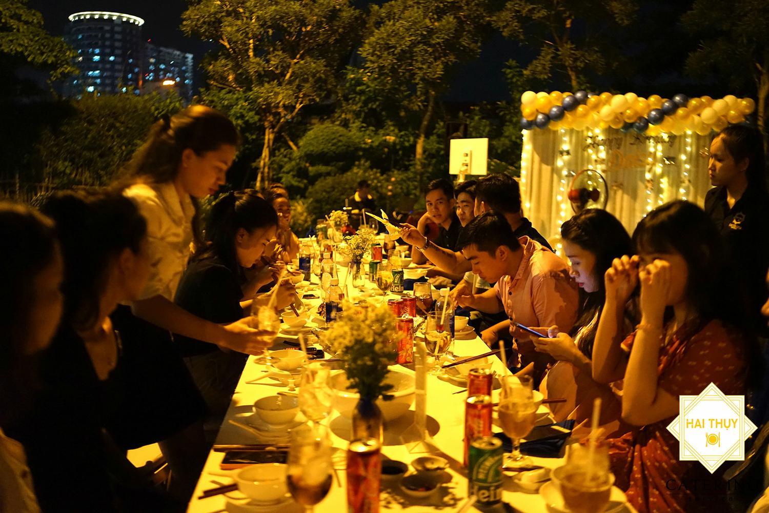 Nhân viên của Hai Thụy sẽ thay mặt chủ nhân bữa tiệc chăm sóc khách mời tốt nhất