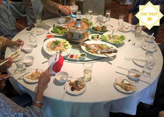 Tùy vào mục đích của bữa tiệc để chọn ra phong cách phù hợp