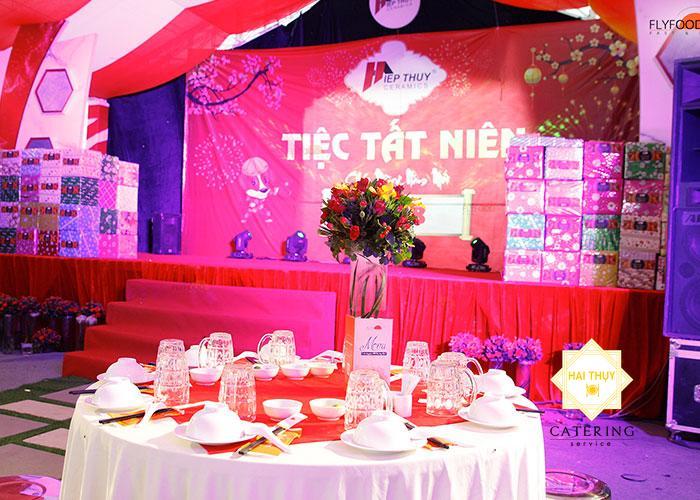 Đặt tiệc tất niên trọn gói của Hai Thụy Catering bao gồm những khâu chuẩn bị nào? 
