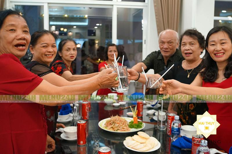 Dịch vụ nấu tiệc Phú Nhuận - Phục vụ tiệc từ 3 sao đẳng cấp tại nhà