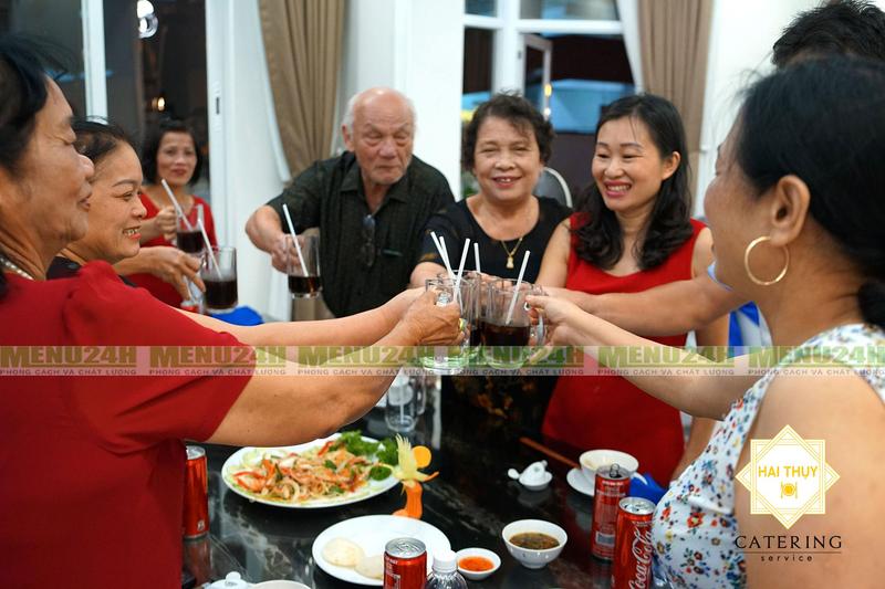 Dịch vụ nấu tiệc quận 7 - Tiệc từ 3 sao ngay tại nhà cùng Menu24h