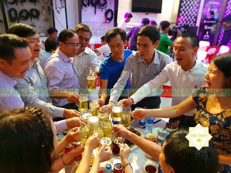 Dịch vụ nấu tiệc trọn gói tận nơi Menu24h