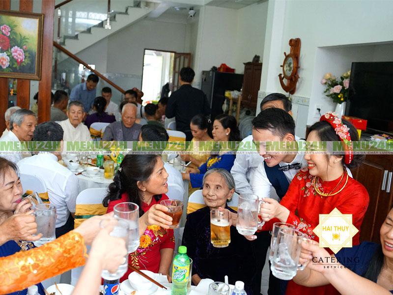 Đặt tiệc đám hỏi tận nơi - Chỉ từ 3 bàn là đã có dịch vụ tiệc từ 3 sao!