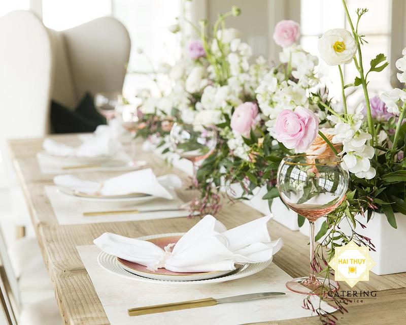 Hướng dẫn gấp khăn ăn cho tiệc lưu động - Menu24h