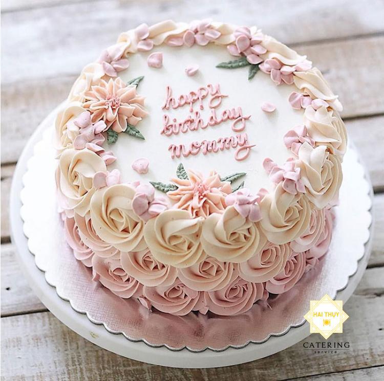 Xúc động với bữa tiệc mừng sinh nhật mẹ của con trai